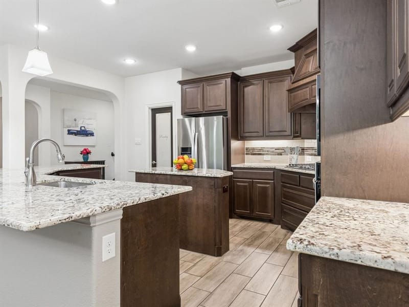 985 E Villas Court, Lewisville TX 75067 - Photo 11