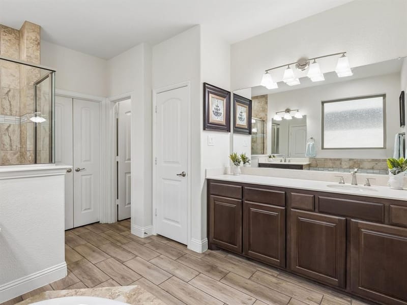 985 E Villas Court, Lewisville TX 75067 - Photo 19