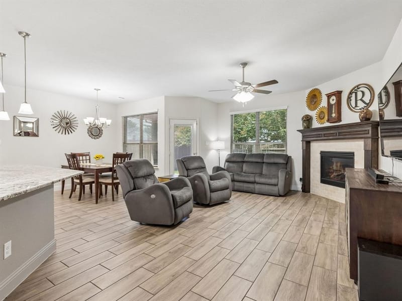 985 E Villas Court, Lewisville TX 75067 - Photo 8