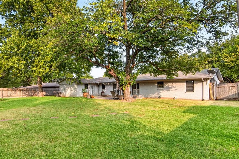 807 W Elizabeth Drive, Robinson TX 76706 - Photo 36