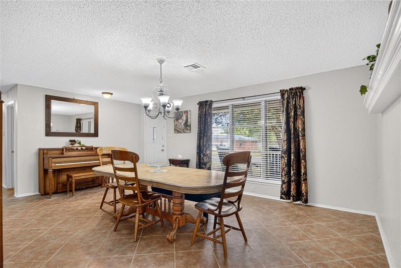 807 W Elizabeth Drive, Robinson TX 76706 - Photo 11