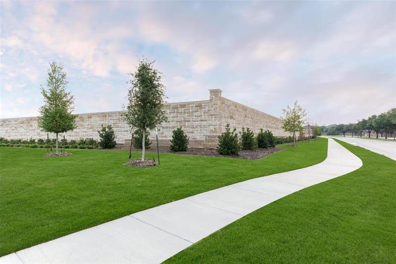 315 Regal Lane, Irving TX 75039 - Photo 37