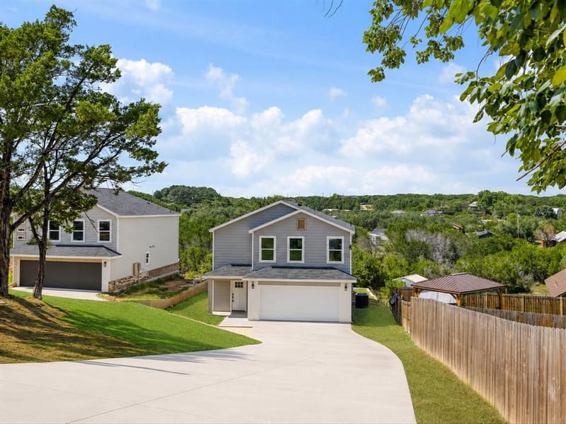 1208 Ridgeview Circle, Granbury TX 76048 - Photo 2