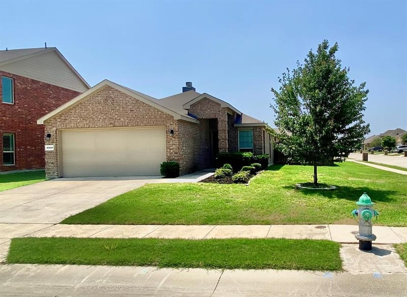 8800 Deadwood Lane, Aubrey TX 76227