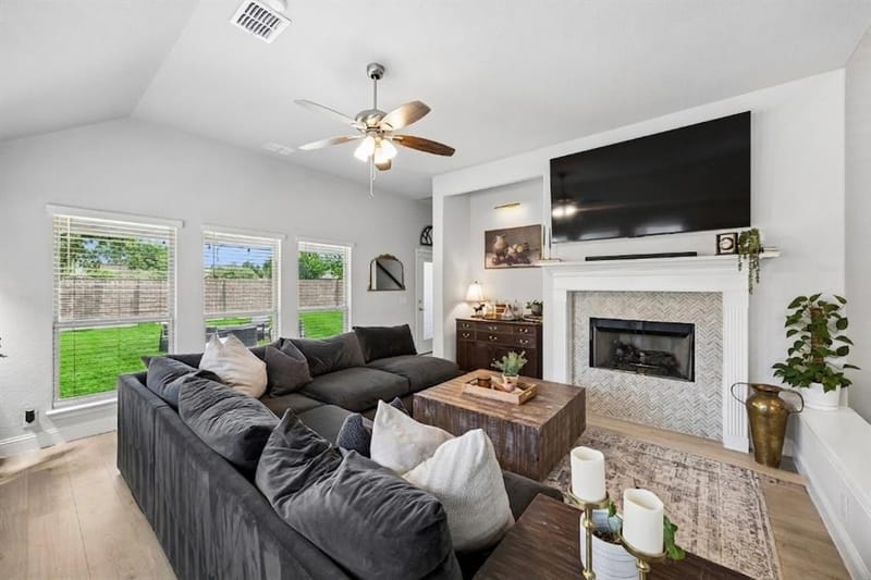 813 Lake Cove Drive, Little Elm TX 75068 - Photo 13