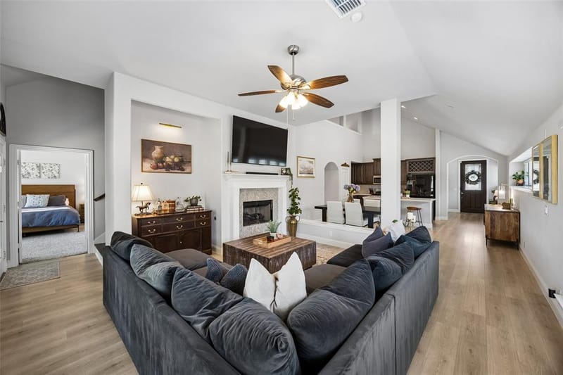 813 Lake Cove Drive, Little Elm TX 75068 - Photo 12