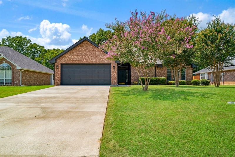 470 Chestnut Lane, Reno TX 75462 - Photo 2