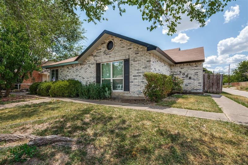 3006 Oak Ridge Place, Grand Prairie TX 75052 - Photo 3