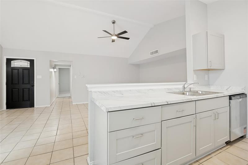 3006 Oak Ridge Place, Grand Prairie TX 75052 - Photo 9