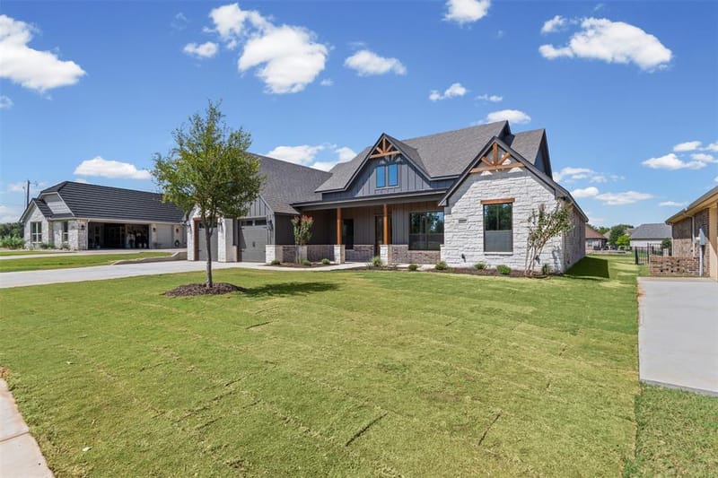 6657 Pinehurst Drive, Granbury TX 76049 - Photo 4