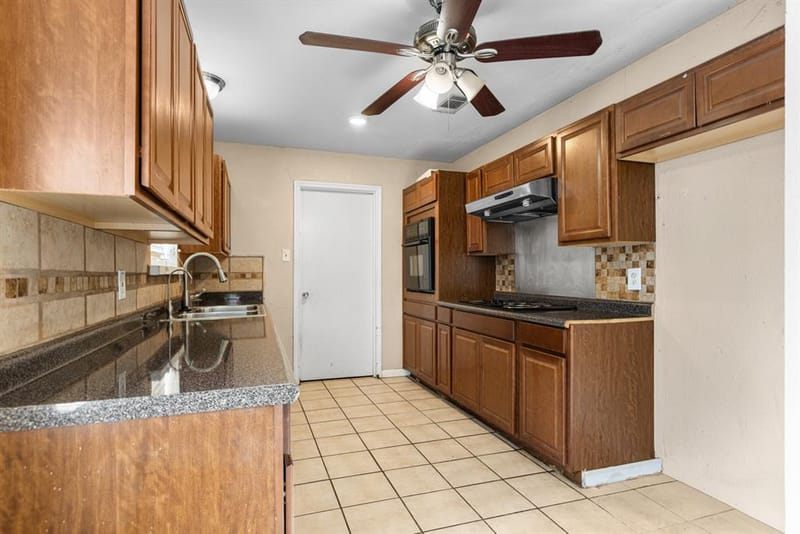 1241 College Parkway, Lewisville TX 75077 - Photo 6