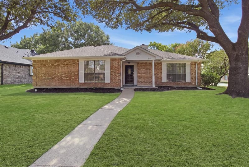 4017 Knights Bridge Drive, Rowlett TX 75088