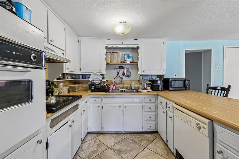 2450 S Burleson Boulevard, Burleson TX 76028 - Photo 6