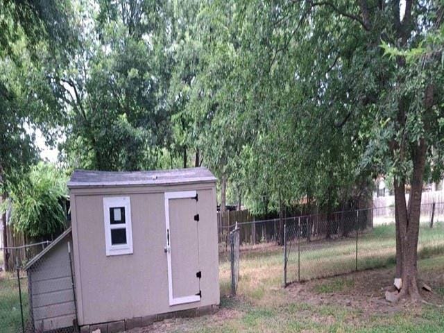 1100 Poe Street, Azle TX 76020 - Photo 3