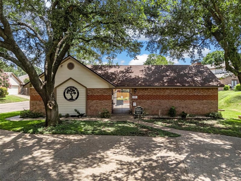 316 Tree Grove, Woodway TX 76712 - Photo 6