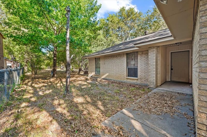 409 29th Street, Grand Prairie TX 75050 - Photo 3