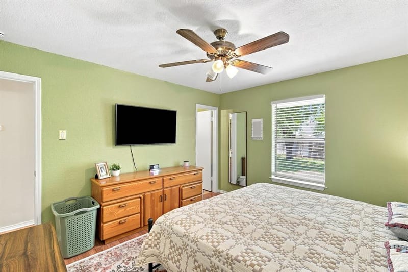 601 E Avenue F, Midlothian TX 76065 - Photo 11