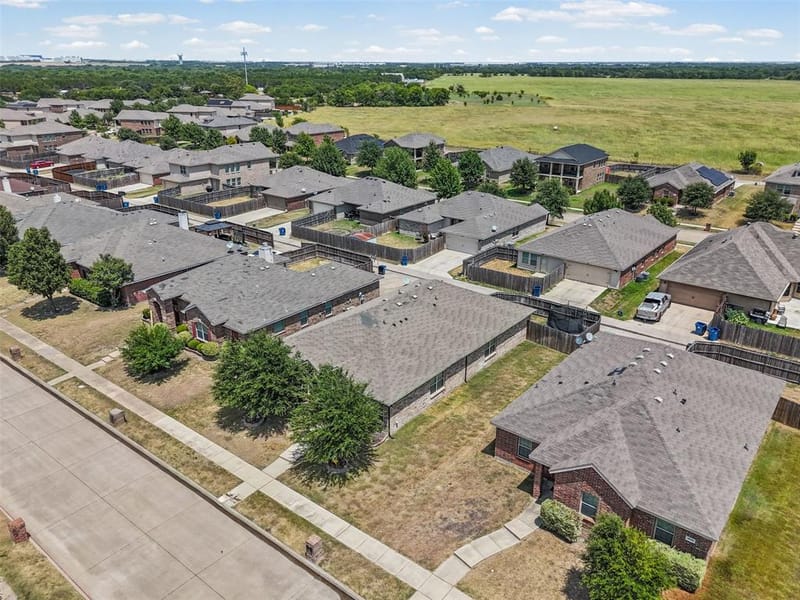 1612 Ambercrest Drive, Lancaster TX 75146 - Photo 23