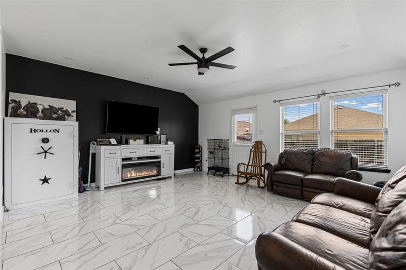 1612 Ambercrest Drive, Lancaster TX 75146 - Photo 6