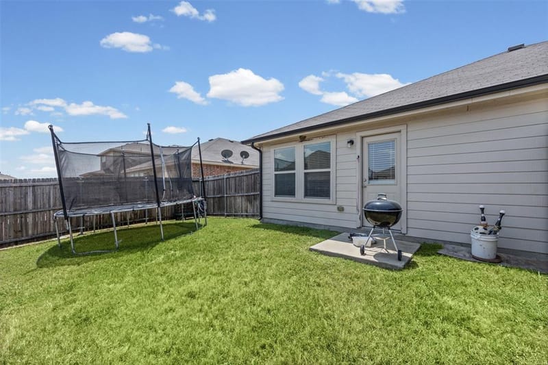 1612 Ambercrest Drive, Lancaster TX 75146 - Photo 22