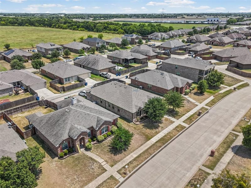 1612 Ambercrest Drive, Lancaster TX 75146 - Photo 24