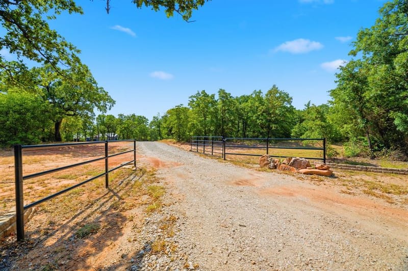 1226 County Road 1990, Chico TX 76431 - Photo 7