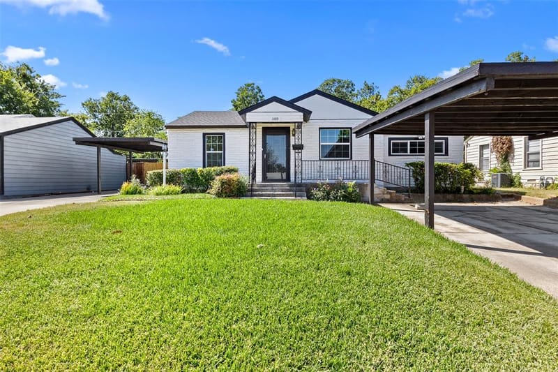 1100 E Bowie Street, Fort Worth TX 76104