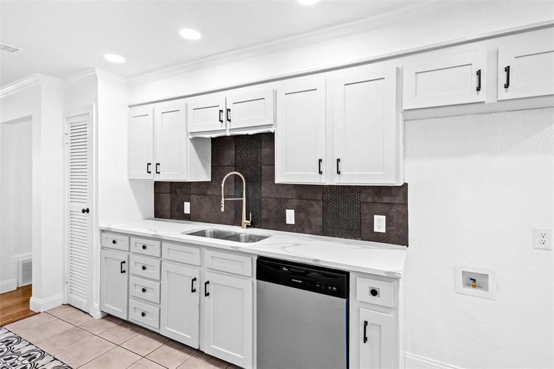 1100 E Bowie Street, Fort Worth TX 76104 - Photo 14