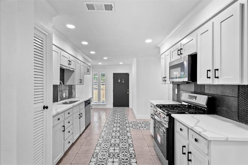 1100 E Bowie Street, Fort Worth TX 76104 - Photo 15