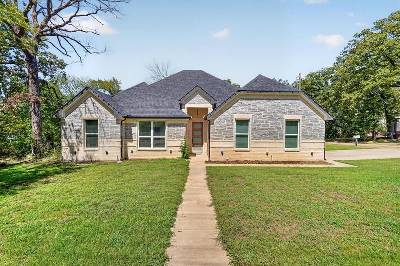 114 Dowdy Lane, Mabank TX 75156