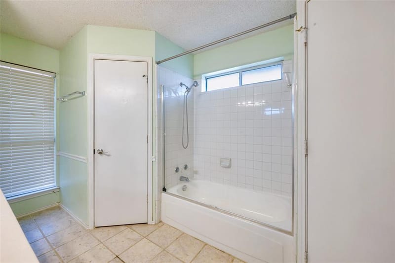 9008 Topperwind Court, Fort Worth TX 76134 - Photo 14