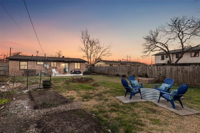 10811 Mandalay Drive, Dallas TX 75228 - Photo 17