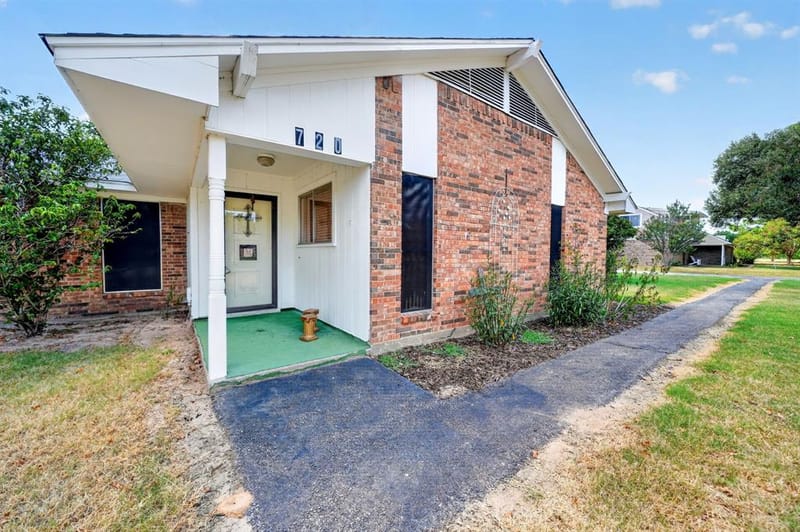 720 S Houston Street, Edgewood TX 75117 - Photo 6