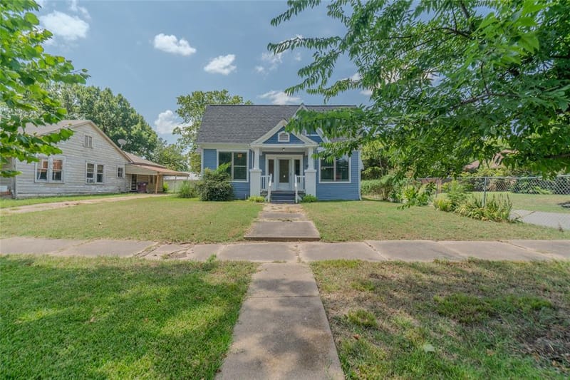 419 W 5th Street, Bonham TX 75418 - Photo 27