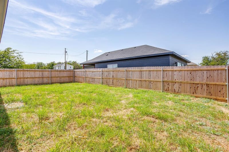 203 E South, Itasca TX 76055 - Photo 22