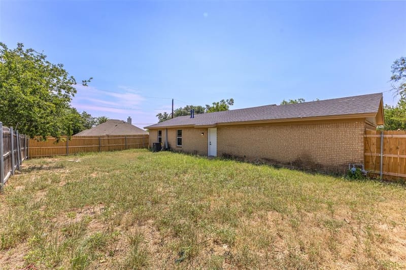 420 Dogwood Street, Springtown TX 76082 - Photo 26