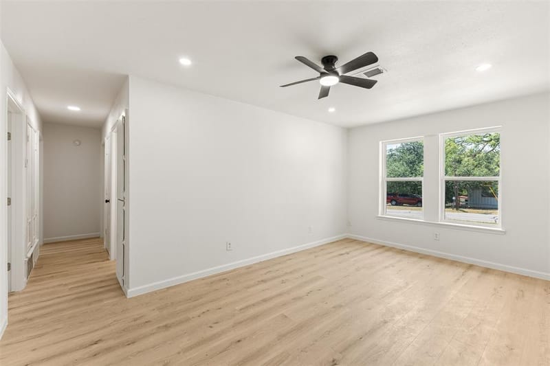 420 Dogwood Street, Springtown TX 76082 - Photo 4
