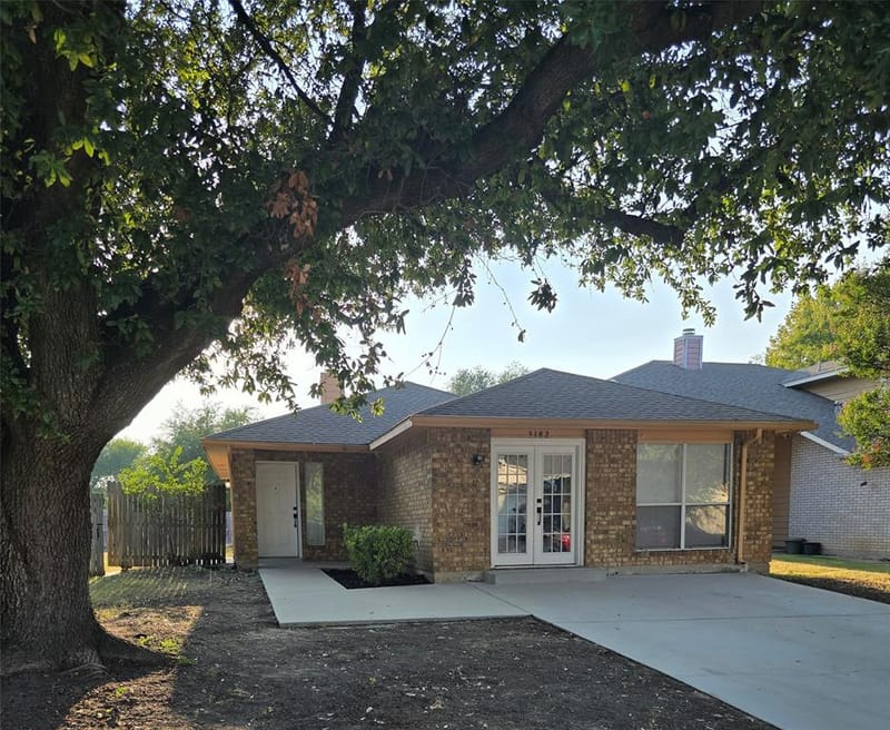 3182 Cross Creek Circle, Grand Prairie TX 75052
