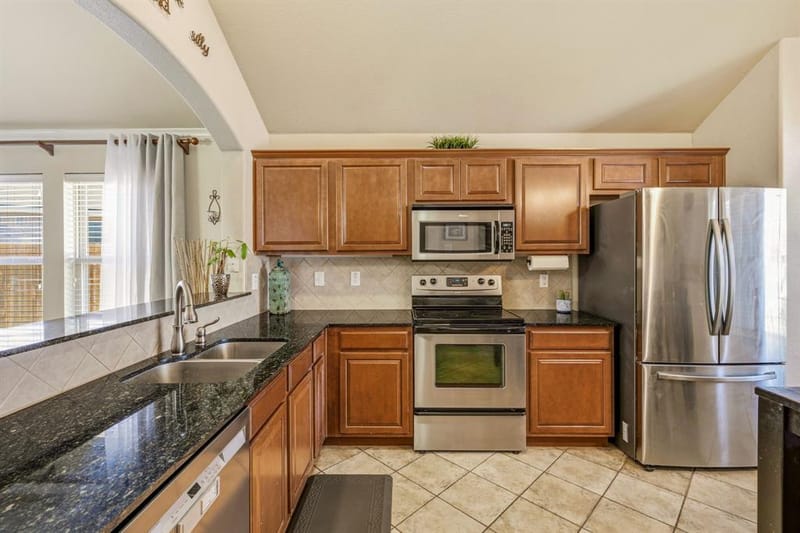 200 Jacinth Lane, Granbury TX 76049 - Photo 6