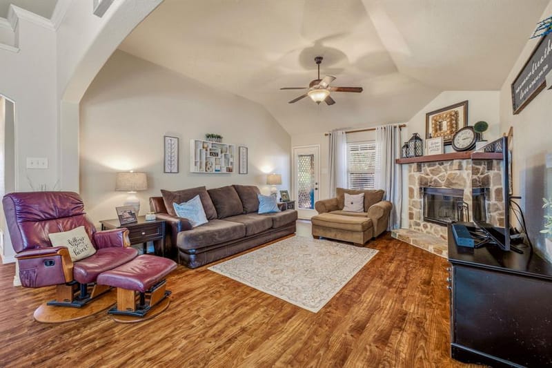 200 Jacinth Lane, Granbury TX 76049 - Photo 12