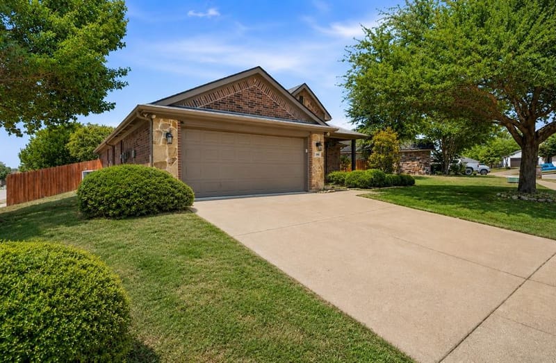 200 Jacinth Lane, Granbury TX 76049 - Photo 3