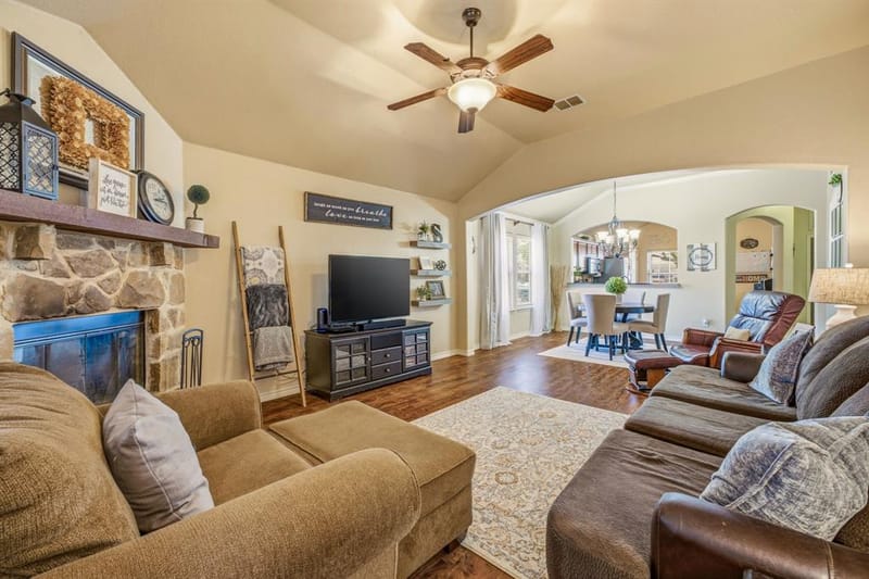 200 Jacinth Lane, Granbury TX 76049 - Photo 14