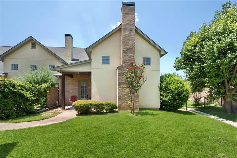 6668 Shady Glen Circle, Benbrook TX 76132