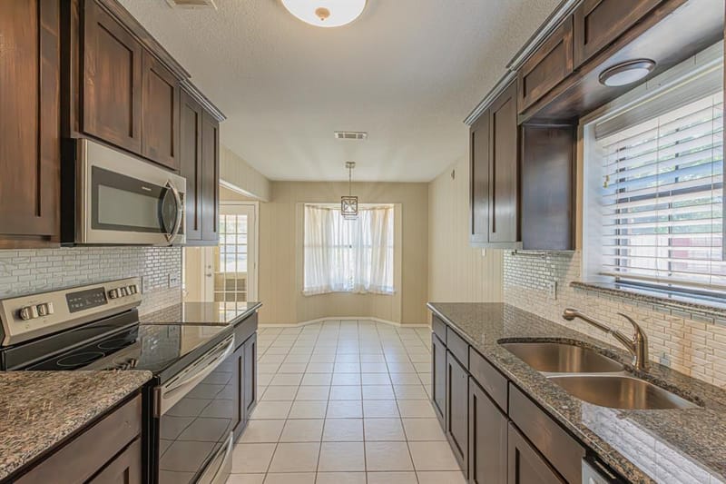 1015 Meadowlark Lane, Granbury TX 76048 - Photo 13
