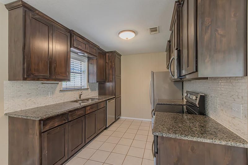 1015 Meadowlark Lane, Granbury TX 76048 - Photo 12