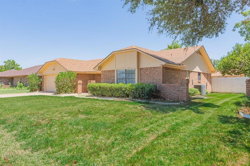 1015 Meadowlark Lane, Granbury TX 76048 - Photo 3