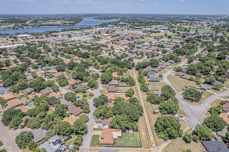1015 Meadowlark Lane, Granbury TX 76048 - Photo 36