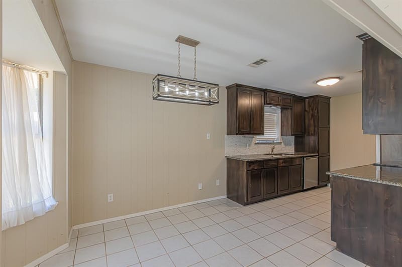 1015 Meadowlark Lane, Granbury TX 76048 - Photo 9