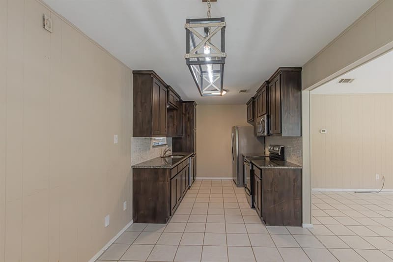 1015 Meadowlark Lane, Granbury TX 76048 - Photo 10