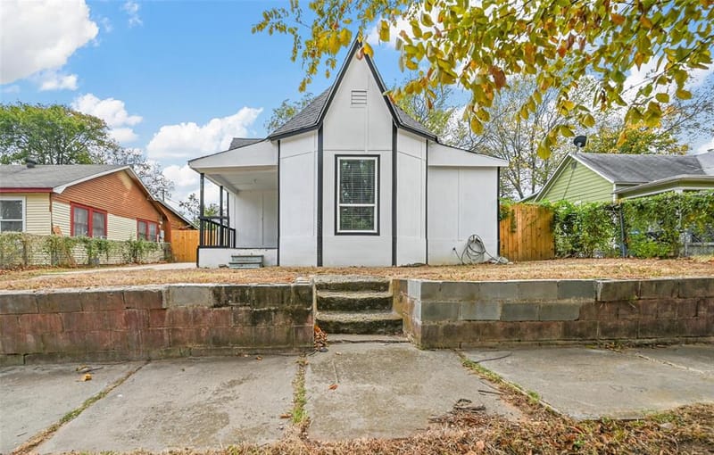 708 W Day Street, Denison TX 75020